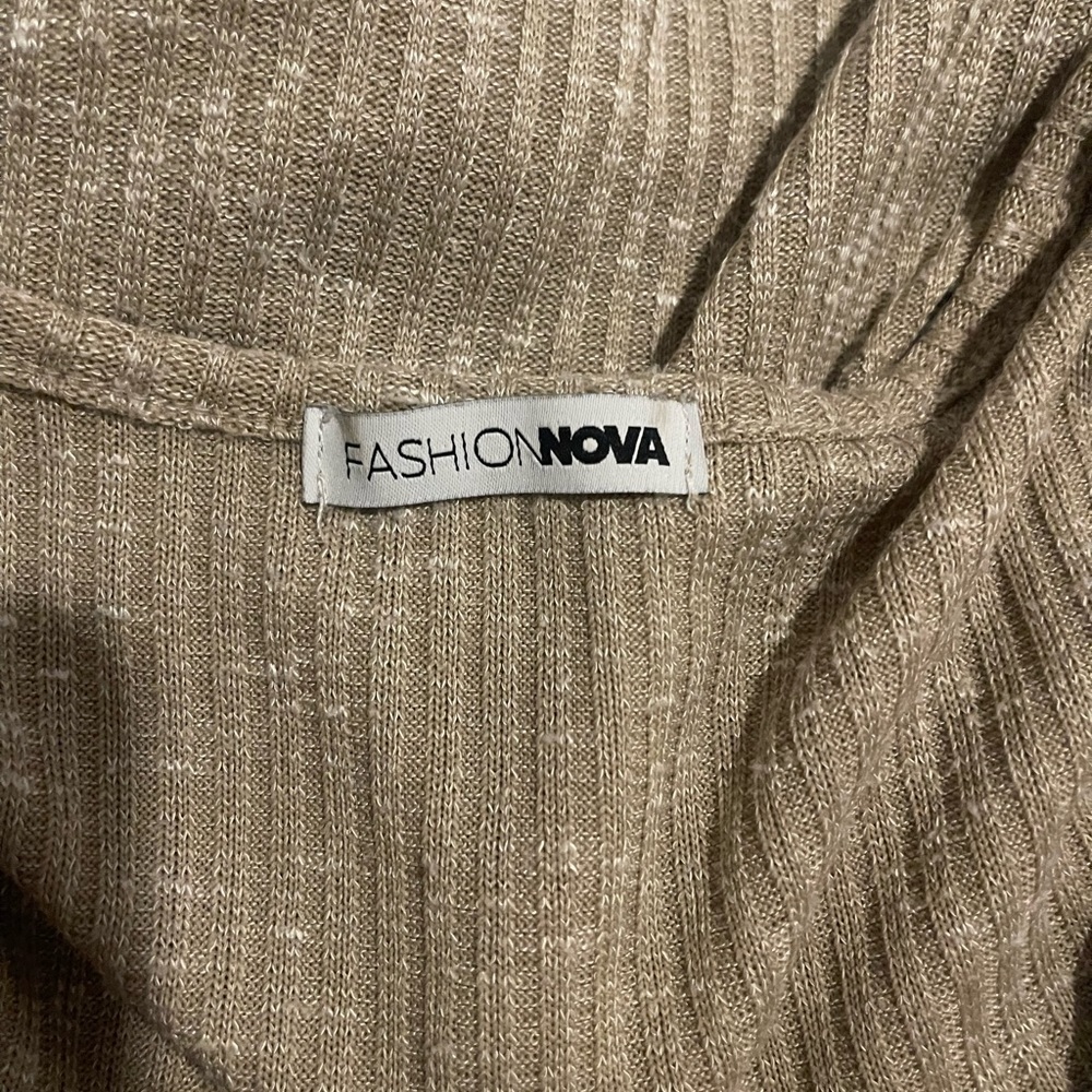 Fashion Nova• top✨ - Picture 2 of 2